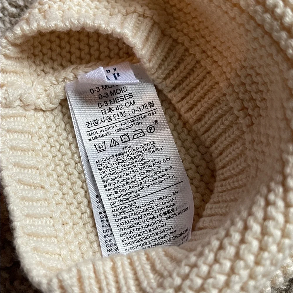 Baby GAP 0-3 Newborn Baby bundle - Beanie and Striped and Gray One Pieces